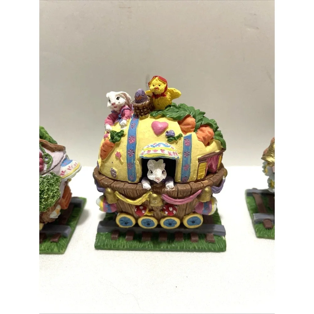Vintage Easter Hinge Train 4 pc Set Caffco International Polyresin